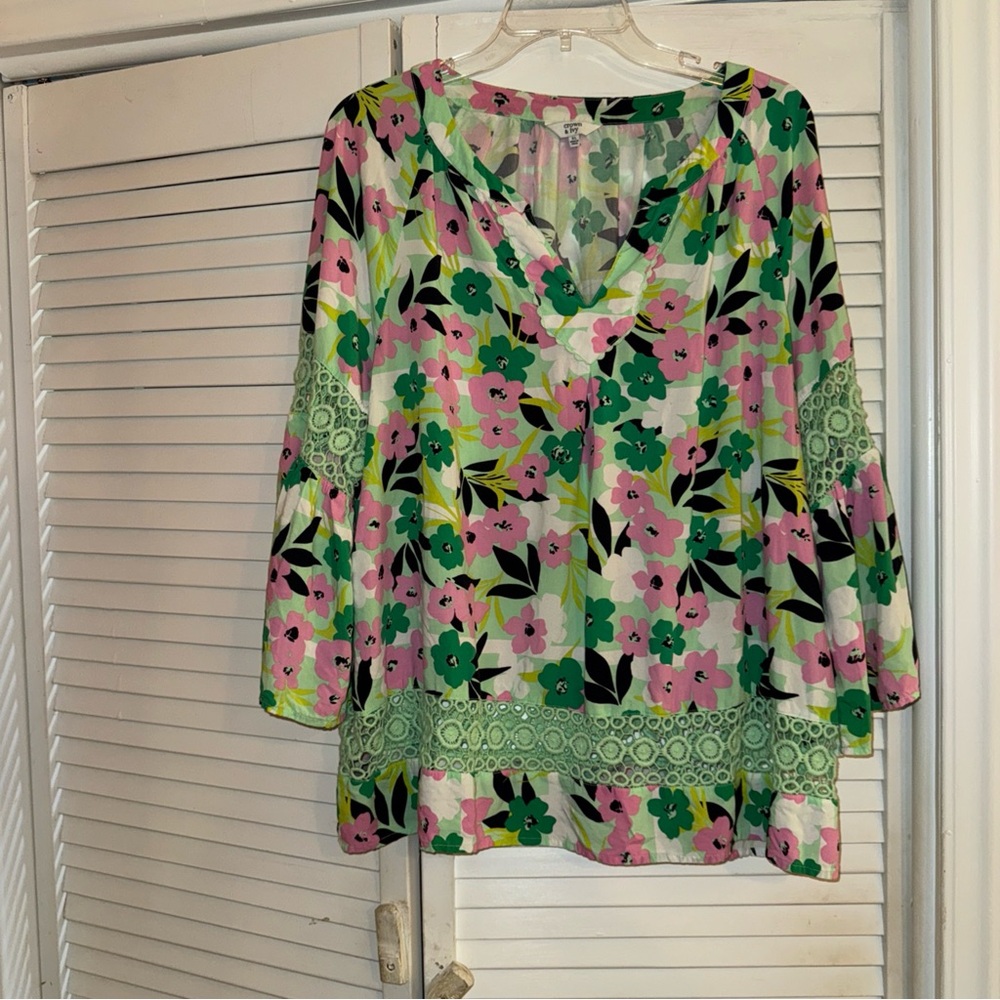 Crown & Ivy Floral V-Neck Blouse - Pink, Green, and Black